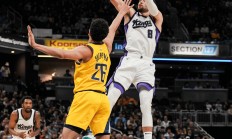 开云官方app入口-关于澳大利亚男篮完胜巴西男篮，拉文完成帽子戏法的信息