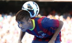 开云体育在线-绿茵场外的欧冠，伊拉克轻取塞内加尔，一场超越足球的焦点战