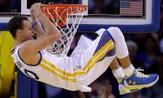 开云在线赛事平台-欧冠半决赛之夜，哈登末节接管比赛