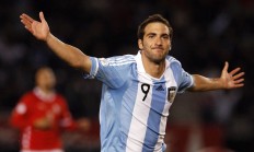 开云体育平台APP-赛道与球场，当福克斯接管F1，开拓者赢得生死战