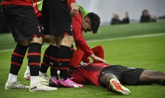 开云体育视频直播-比赛中球员受伤，影响球队表现