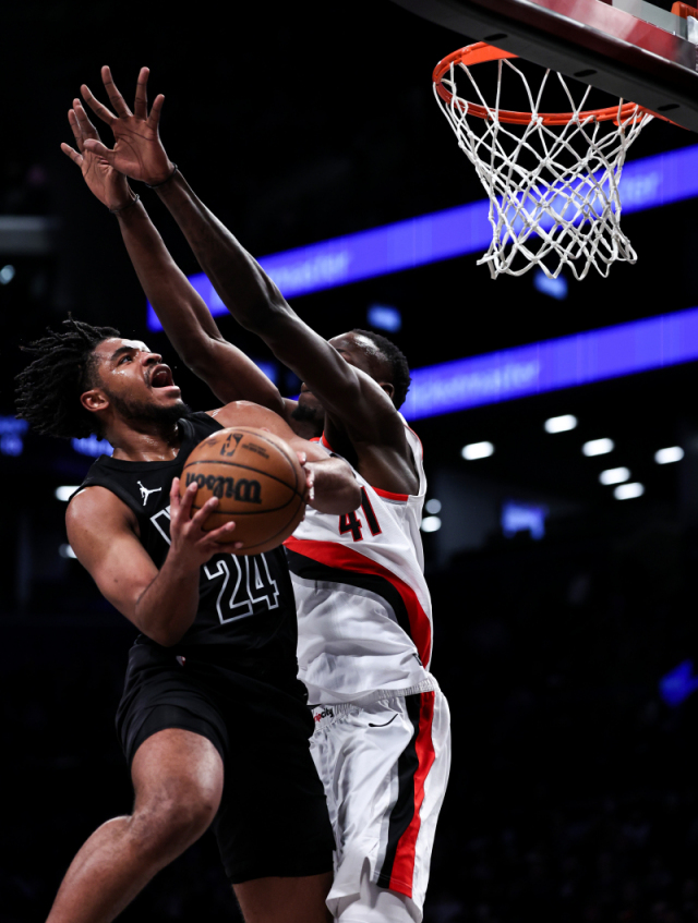 开拓者面对搏杀争夺胜利，球队进步明显