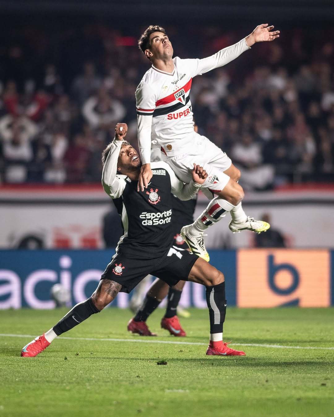 关于直布罗陀球员表现出色，助球队惊险取胜的信息