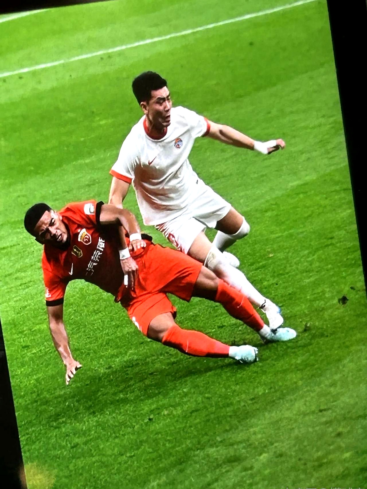 关于强强碰撞：豪门对决，球员展现技术实力的信息