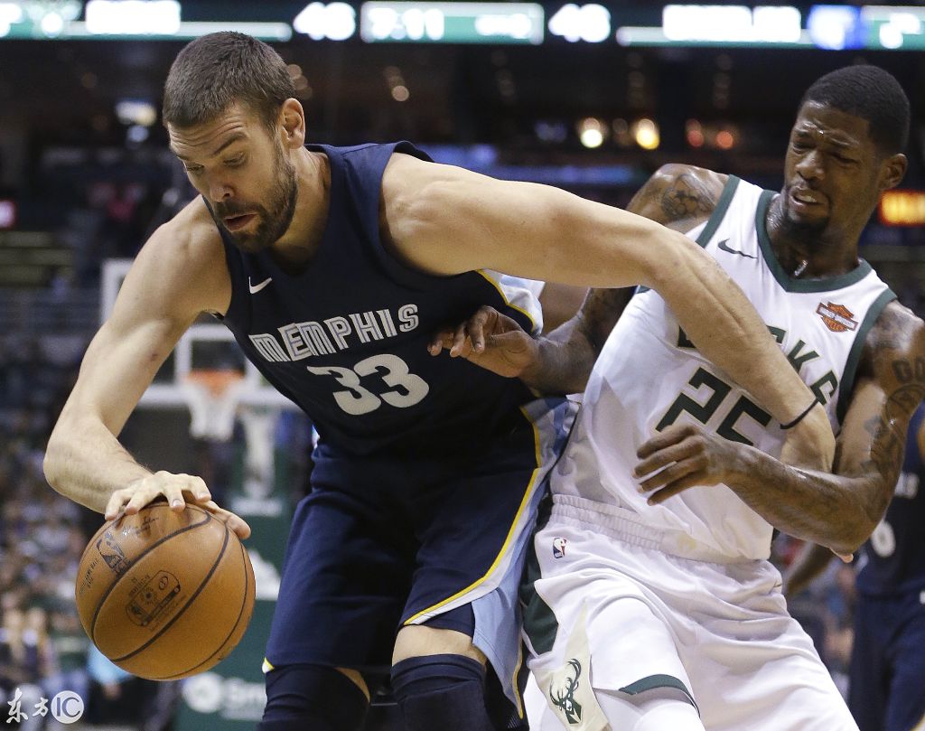 雄鹿力挫灰熊，米德尔顿火力全开