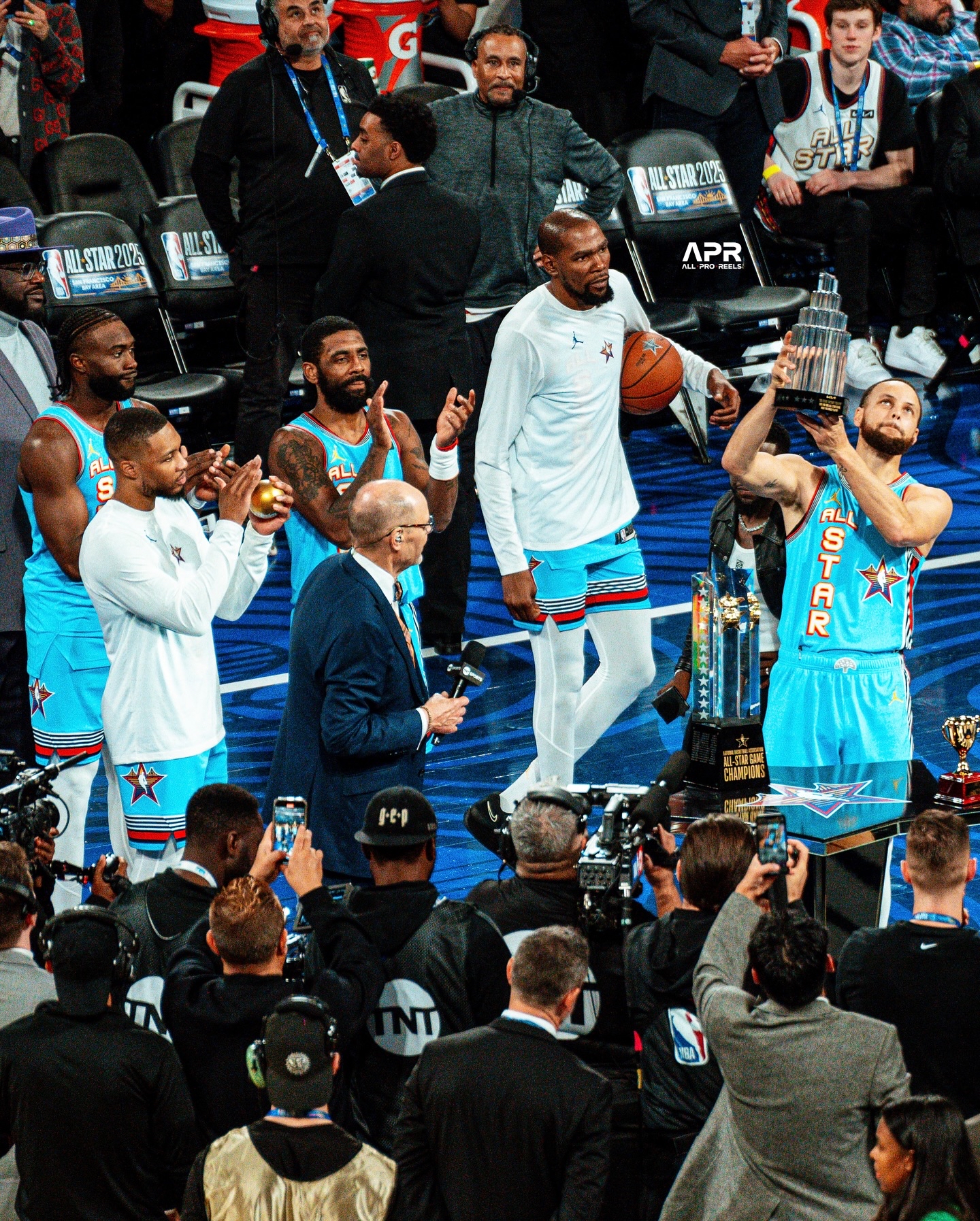 勇士队客场大胜，实现两连胜