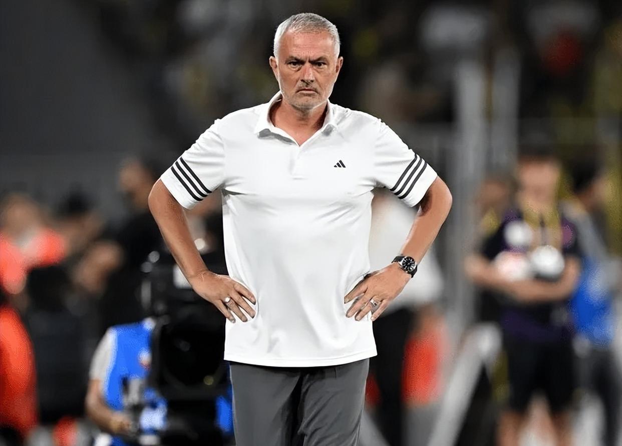 穆里尼奥成为国际足坛焦点 穆里尼奥成为国际足坛焦点