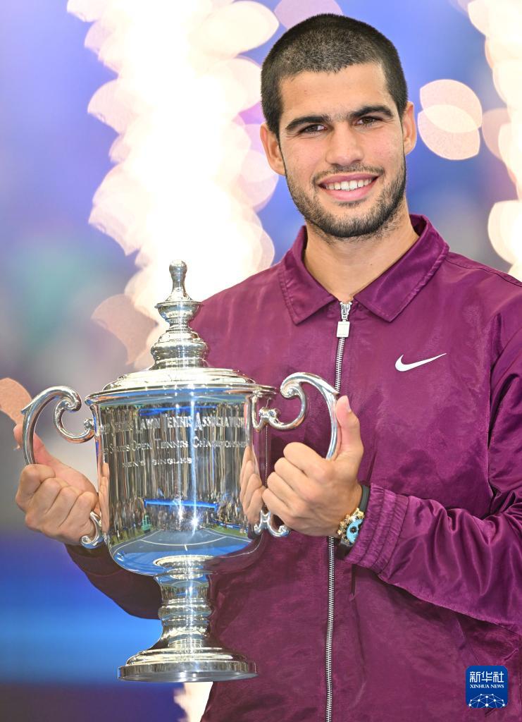 意大利网球队鏖战美国网球队，阿尔卡拉斯完成帽子戏法的简单介绍