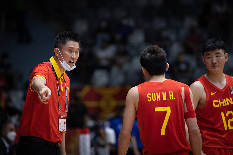 福建队关键时刻进攻犀利，逆袭战胜对手