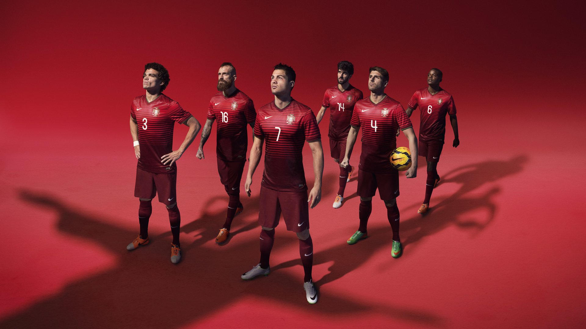 赛道新纪元，迈凯伦强势碾压梅赛德斯，维斯塔潘惊艳四座再定义F1极限