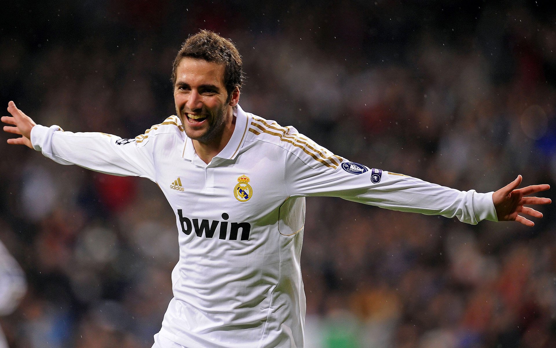 维尼修斯一剑封喉，英格兰鏖战巴萨见证新王崛起